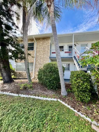 $1,400 | 5920 18th Street North, Unit 14, St. Petersburg, FL 33714