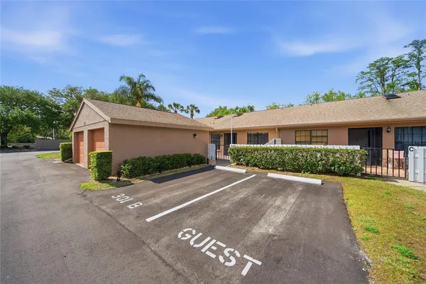 $277,900 | 3135 Charter Club Drive, Unit B, Tarpon Springs, FL 34688