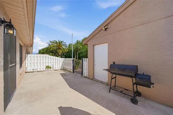 $277,900 | 3135 Charter Club Drive, Unit B, Tarpon Springs, FL 34688