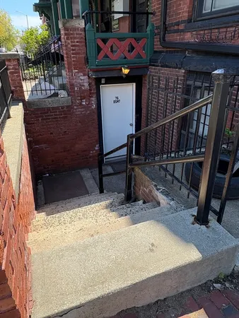 $1,700 | 76 Maple Street, Unit G, Springfield, MA 01105