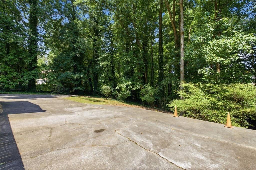 1489 Kincaid Road Marietta, GA 30066 - Photo 6 of 50 Gallery Image 6