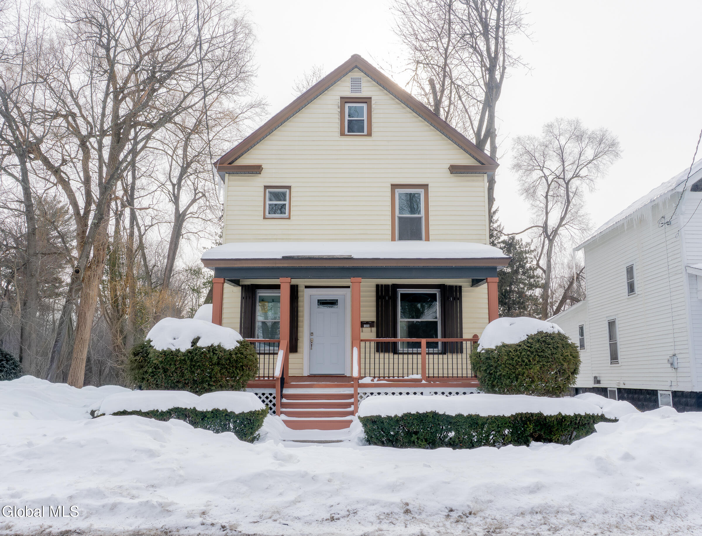 126 Manchester Road Schenectady, NY 12304 - Photo 1 of 39 1
