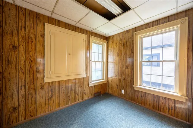 a view of an empty room and window