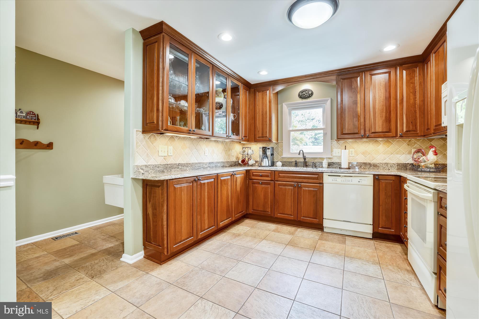 15435 Thompson Road Silver Spring, MD 20905 - Photo 2 of 59
