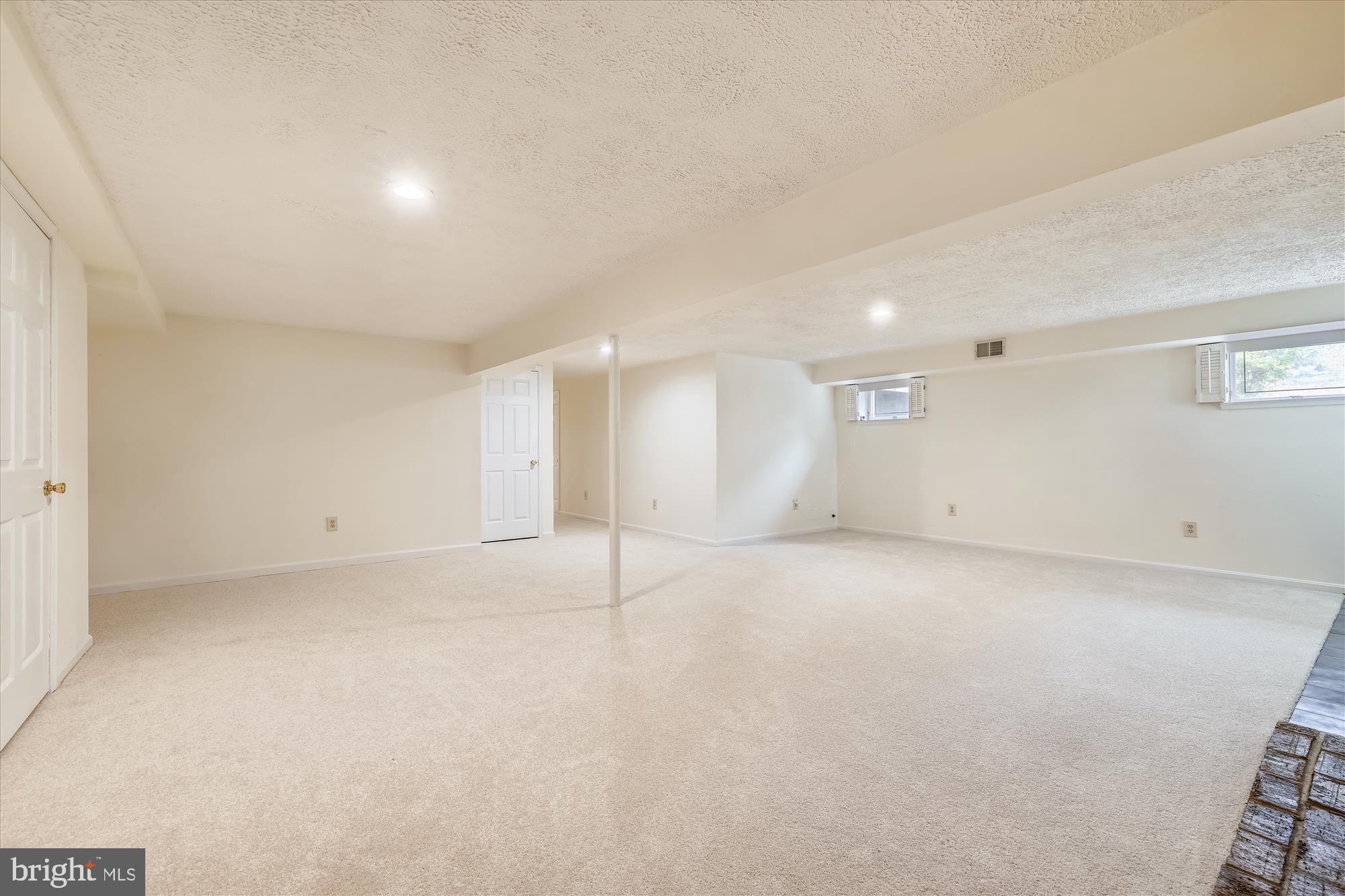 15435 Thompson Road Silver Spring, MD 20905 - Photo 32 of 59