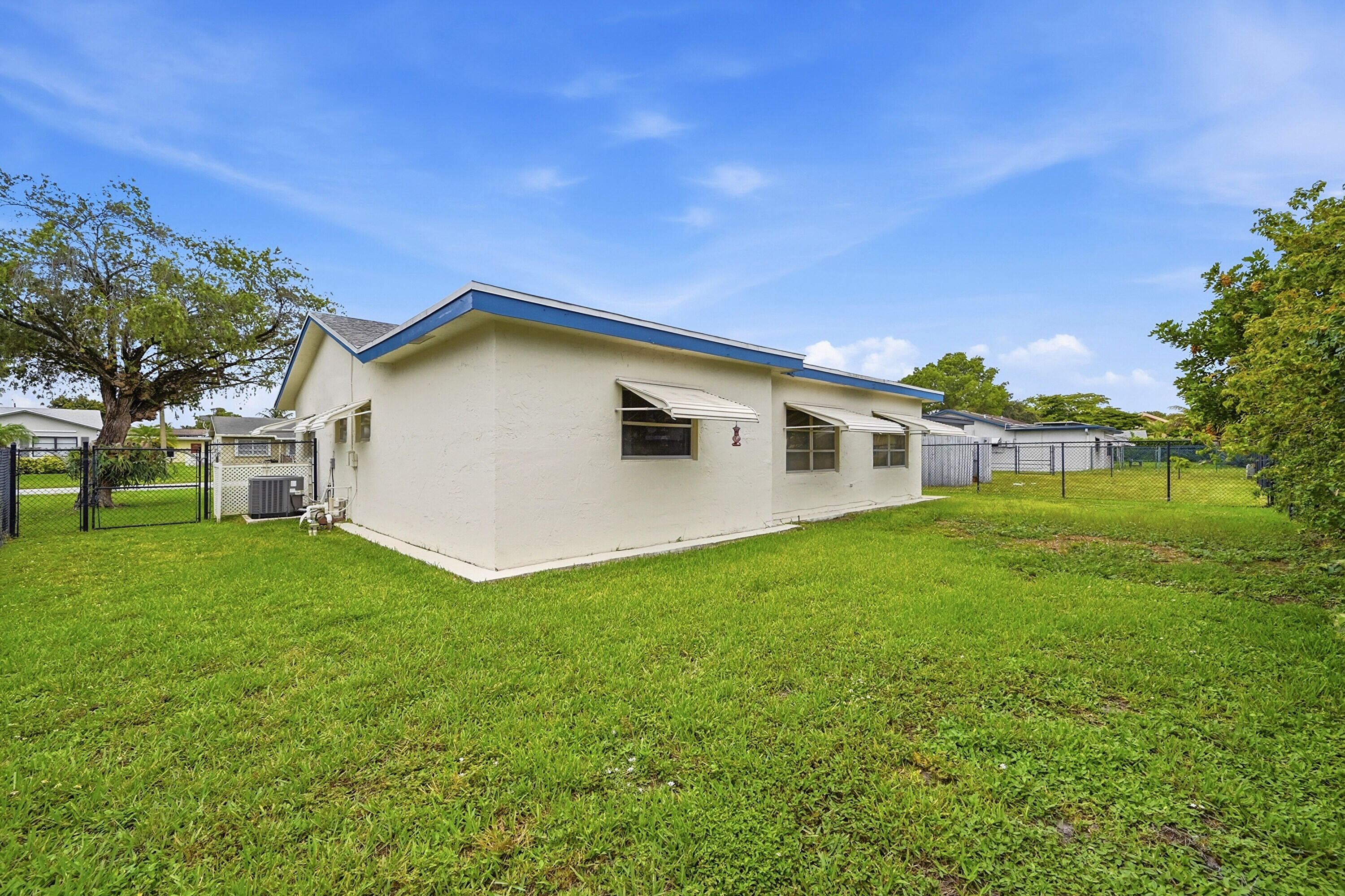 9505 Northwest 73rd Street Tamarac, FL 33321 - Photo 26 of 48 28_stl_7659