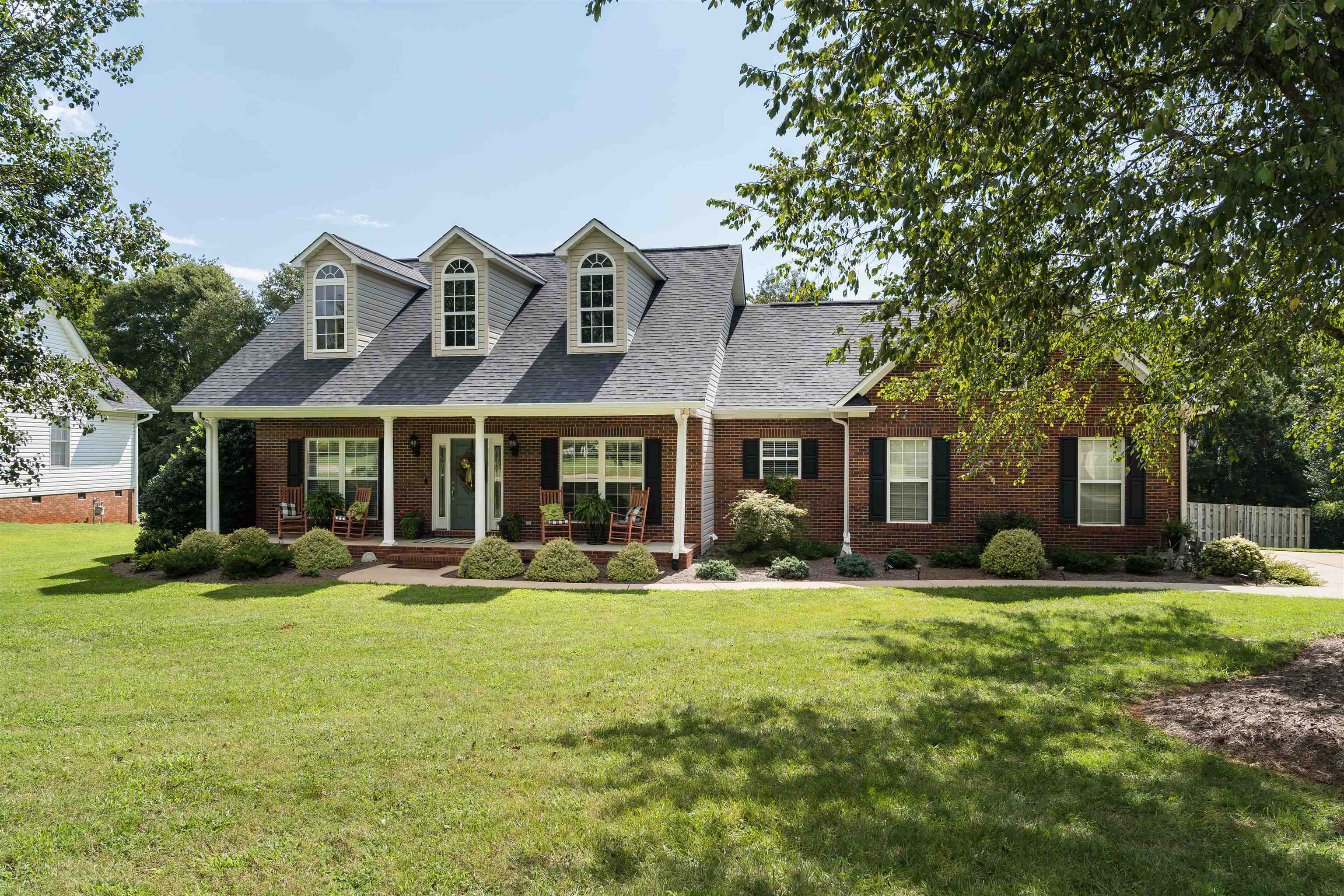 823 Redstone Drive Inman, SC 29349 - Photo 2 of 35 Gallery Image 2
