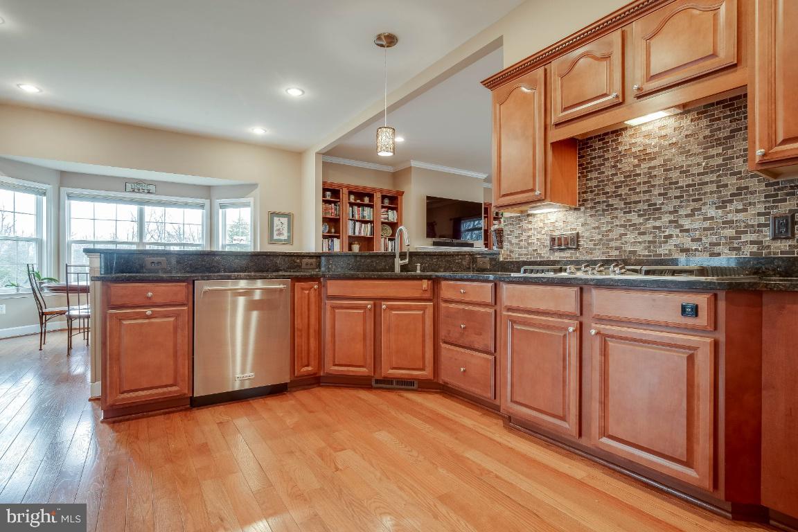 41985 Riding Mill Place Ashburn, VA 20148 - Photo 4 of 46 Hardwood Floors