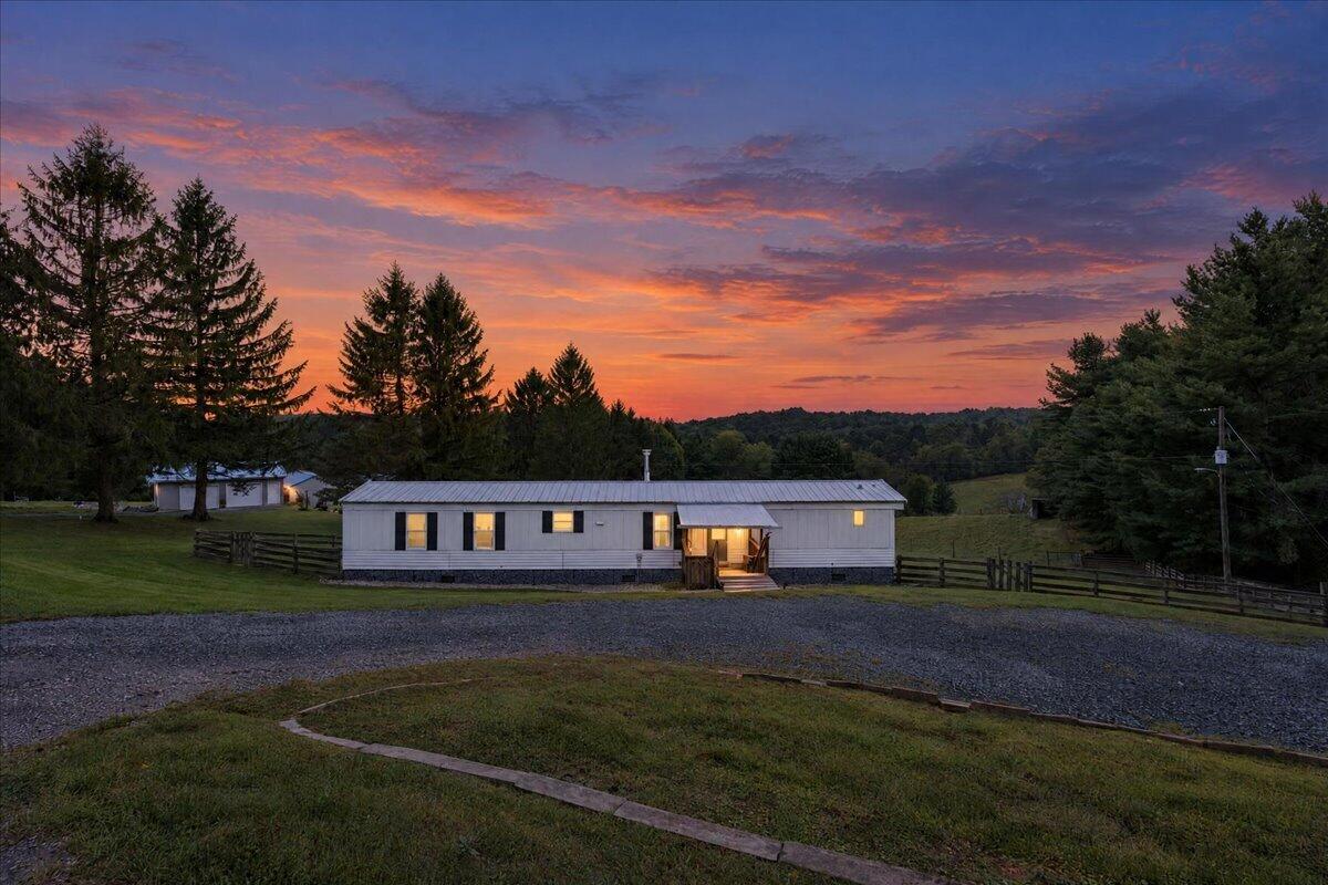 976 Coles Knob Road Northeast Pilot, VA 24138 - Photo 1 of 18 01-twi