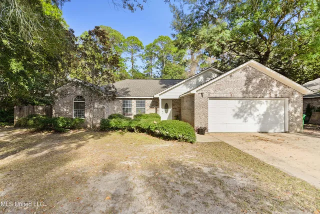 $209,900 | 612 Oak Street, Ocean Springs, MS 39564