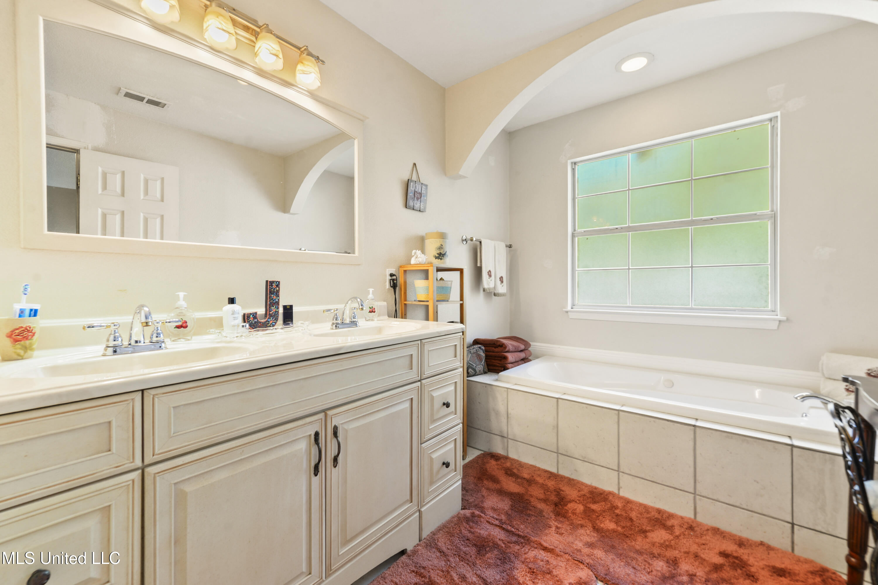 612 Oak Street Ocean Springs, MS 39564 - Photo 12 of 22 012