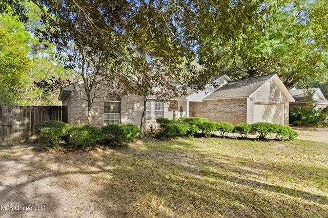 $209,900 | 612 Oak Street, Ocean Springs, MS 39564