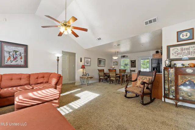 $209,900 | 612 Oak Street, Ocean Springs, MS 39564