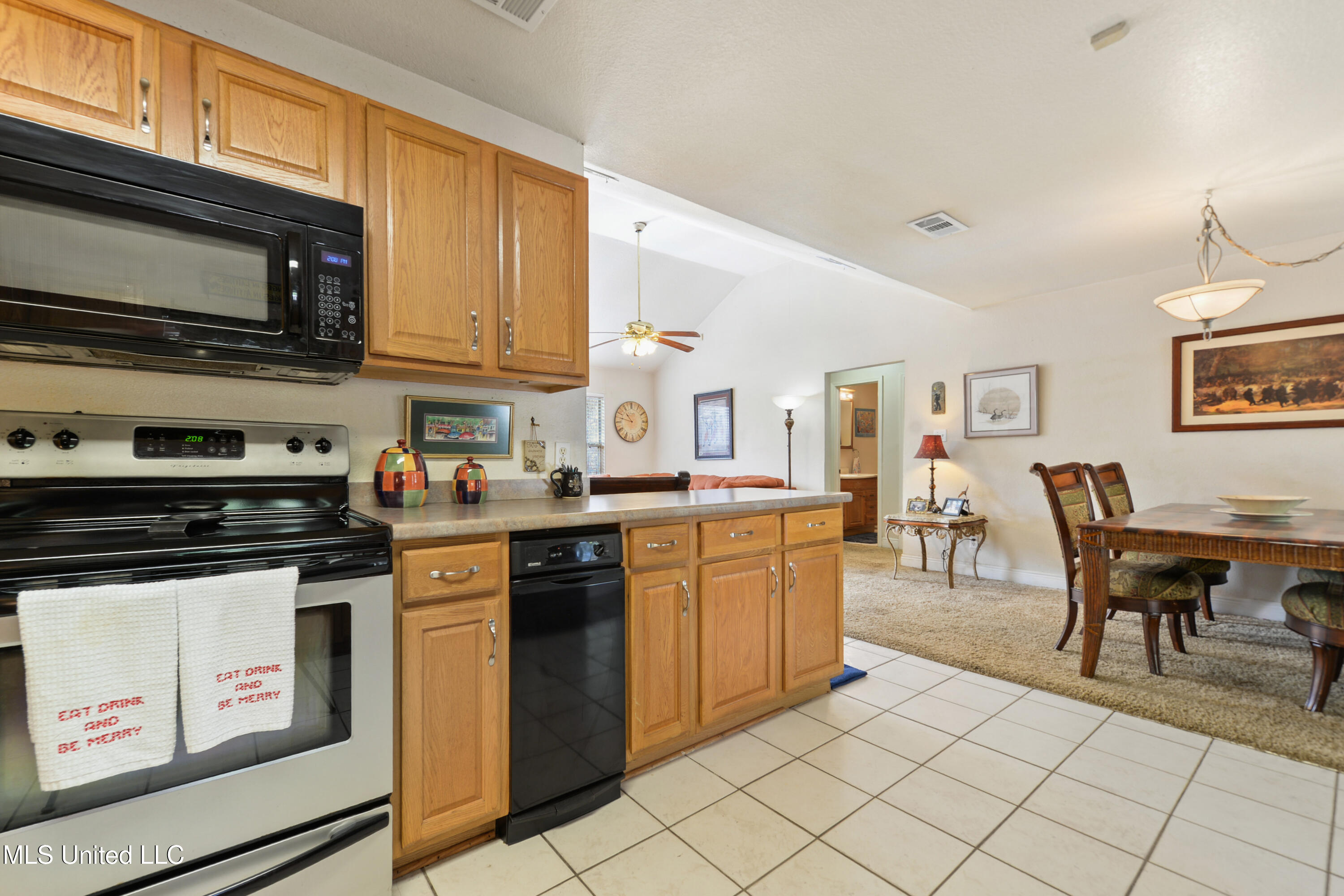 612 Oak Street Ocean Springs, MS 39564 - Photo 8 of 22 008