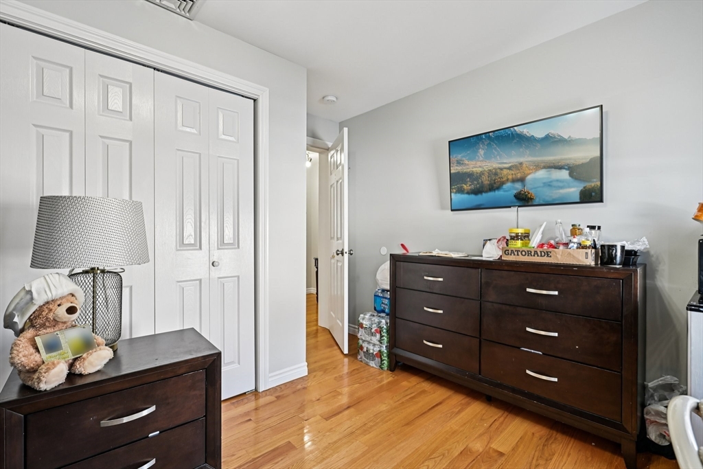 56 Valley Street Everett, MA 02149 - Photo 15 of 42