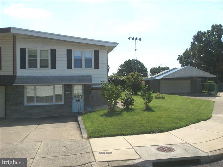 1147 Chesworth Road Philadelphia, PA 19115 - Photo 1 of 12 Exterior Front