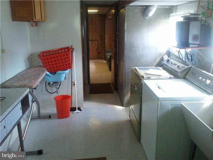 1147 Chesworth Road Philadelphia, PA 19115 - Photo 12 of 12 Laundry Room