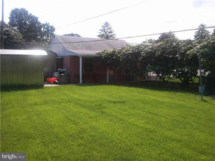 1147 Chesworth Road Philadelphia, PA 19115 - Photo 4 of 12 Exterior Back