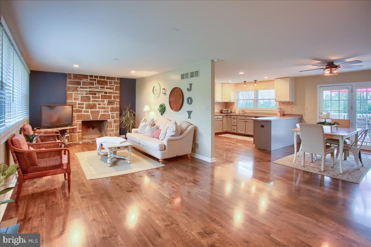 132 North Middlesex Road Carlisle, PA 17013 - Photo 3 of 25 Gallery Image 3