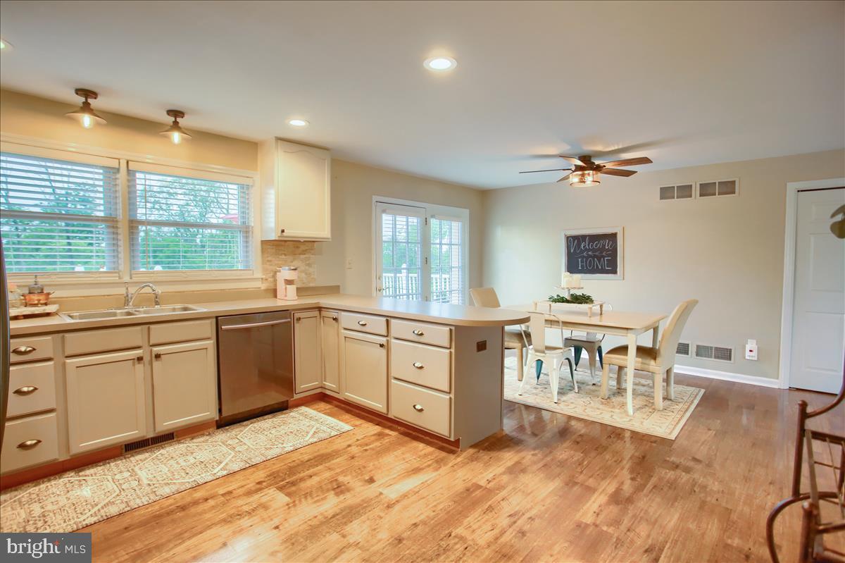 132 North Middlesex Road Carlisle, PA 17013 - Photo 7 of 25 Gallery Image 7