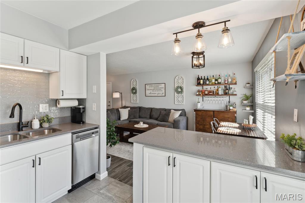 1706 Herault Place, Unit A St. Louis, MO 63125 - Photo 11 of 23