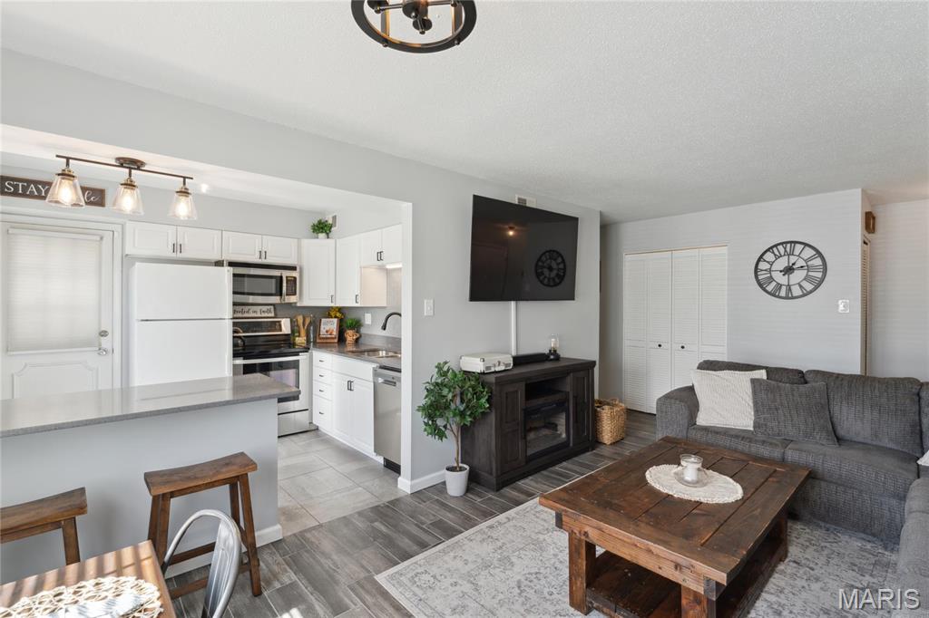 1706 Herault Place, Unit A St. Louis, MO 63125 - Photo 8 of 23