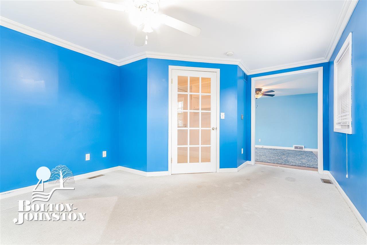 1363 Cadieux Road Grosse Pointe, MI 48230 - Photo 14 of 35 31368611-13.JPG