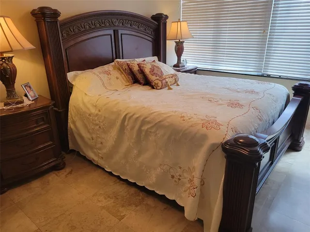 $395,000 | 3233 Northeast 34th Street, Unit 322, Fort Lauderdale, FL 33308