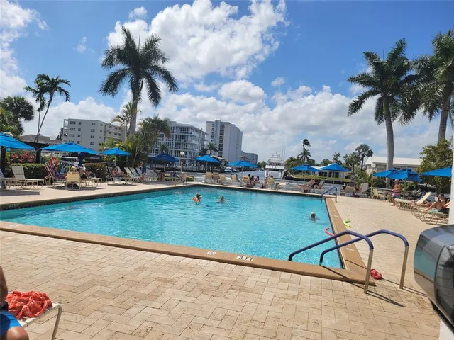 $395,000 | 3233 Northeast 34th Street, Unit 322, Fort Lauderdale, FL 33308