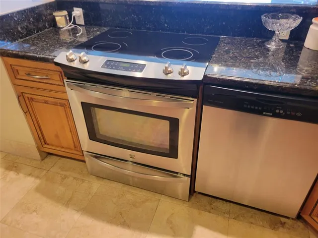 $395,000 | 3233 Northeast 34th Street, Unit 322, Fort Lauderdale, FL 33308