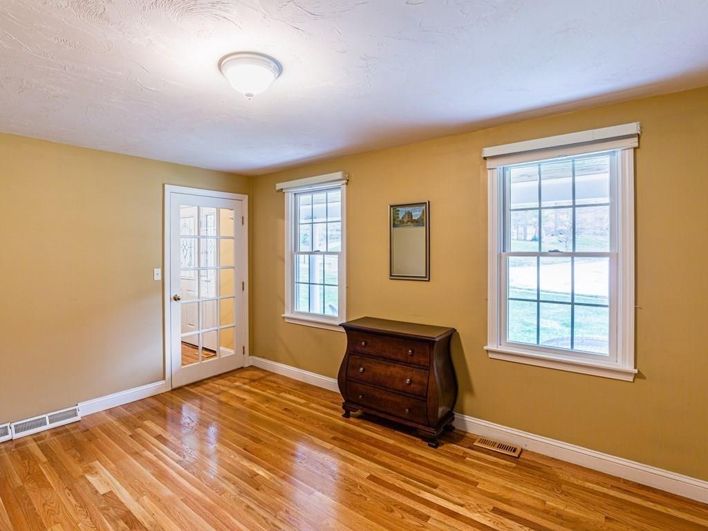 35 Pilgrim Road Mansfield, MA 02048 - Photo 17 of 29 Gallery Image 17