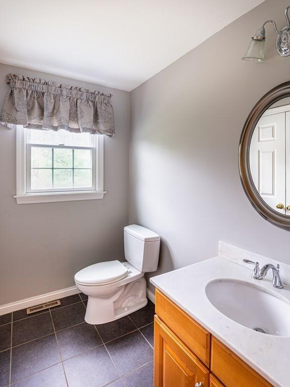 35 Pilgrim Road Mansfield, MA 02048 - Photo 18 of 29 Gallery Image 18
