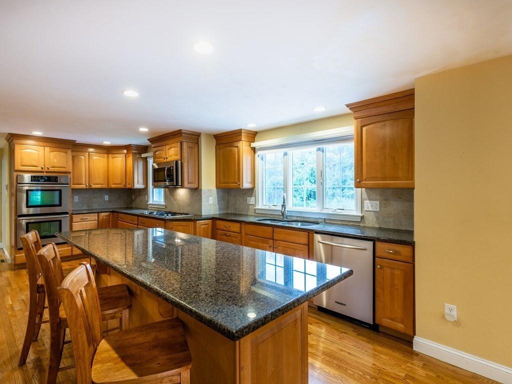 35 Pilgrim Road Mansfield, MA 02048 - Photo 4 of 29 Gallery Image 4