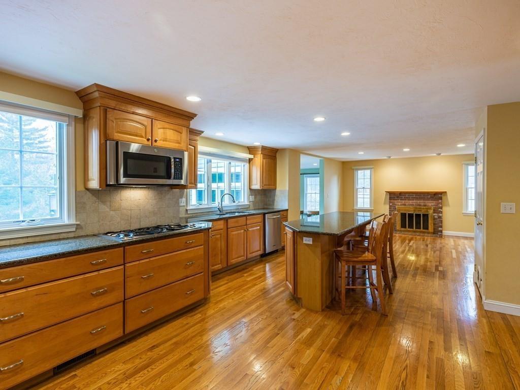 35 Pilgrim Road Mansfield, MA 02048 - Photo 5 of 29 Gallery Image 5