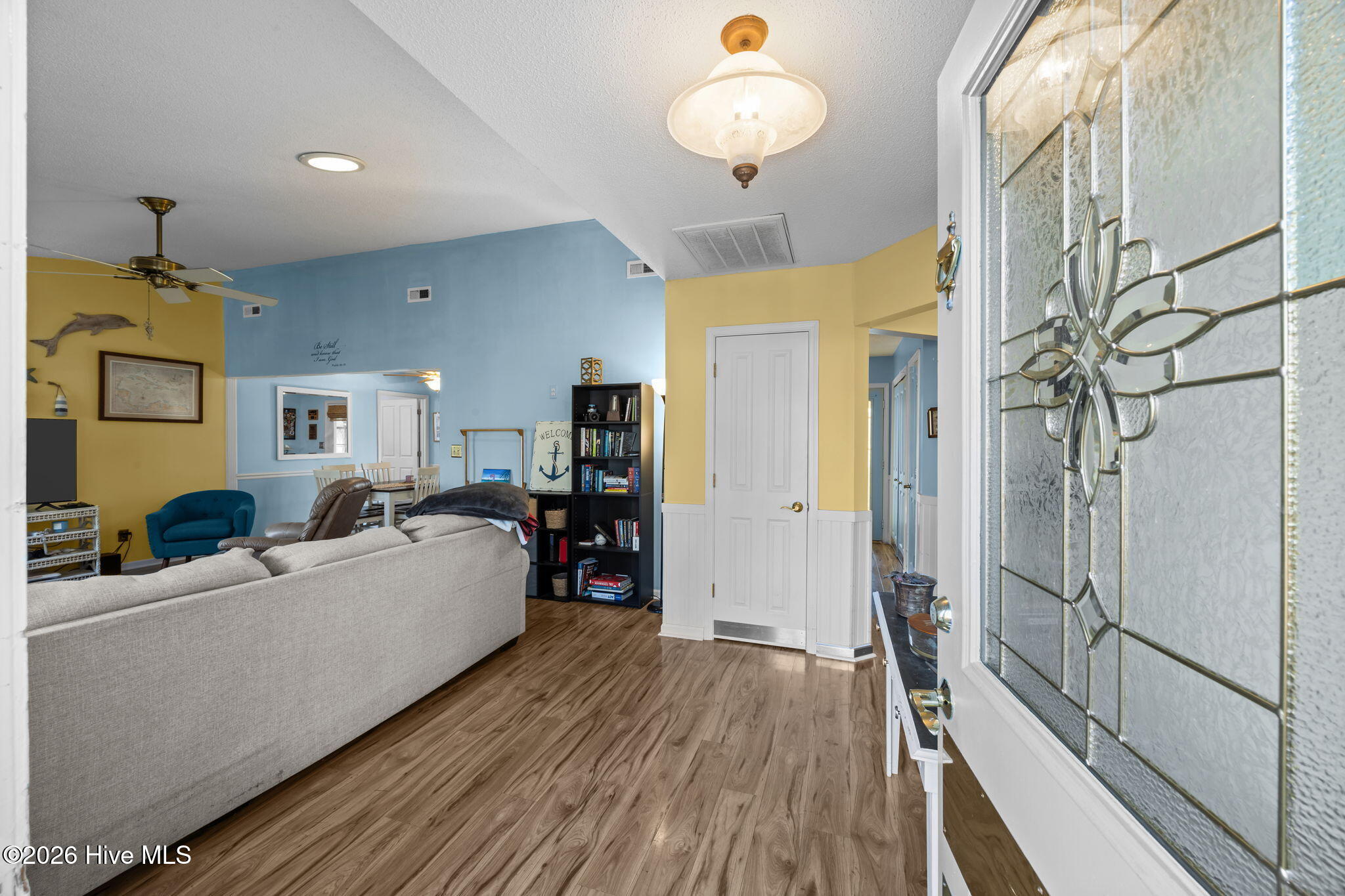 802 Black Swan Road New Bern, NC 28560 - Photo 4 of 57 Front Door Entry