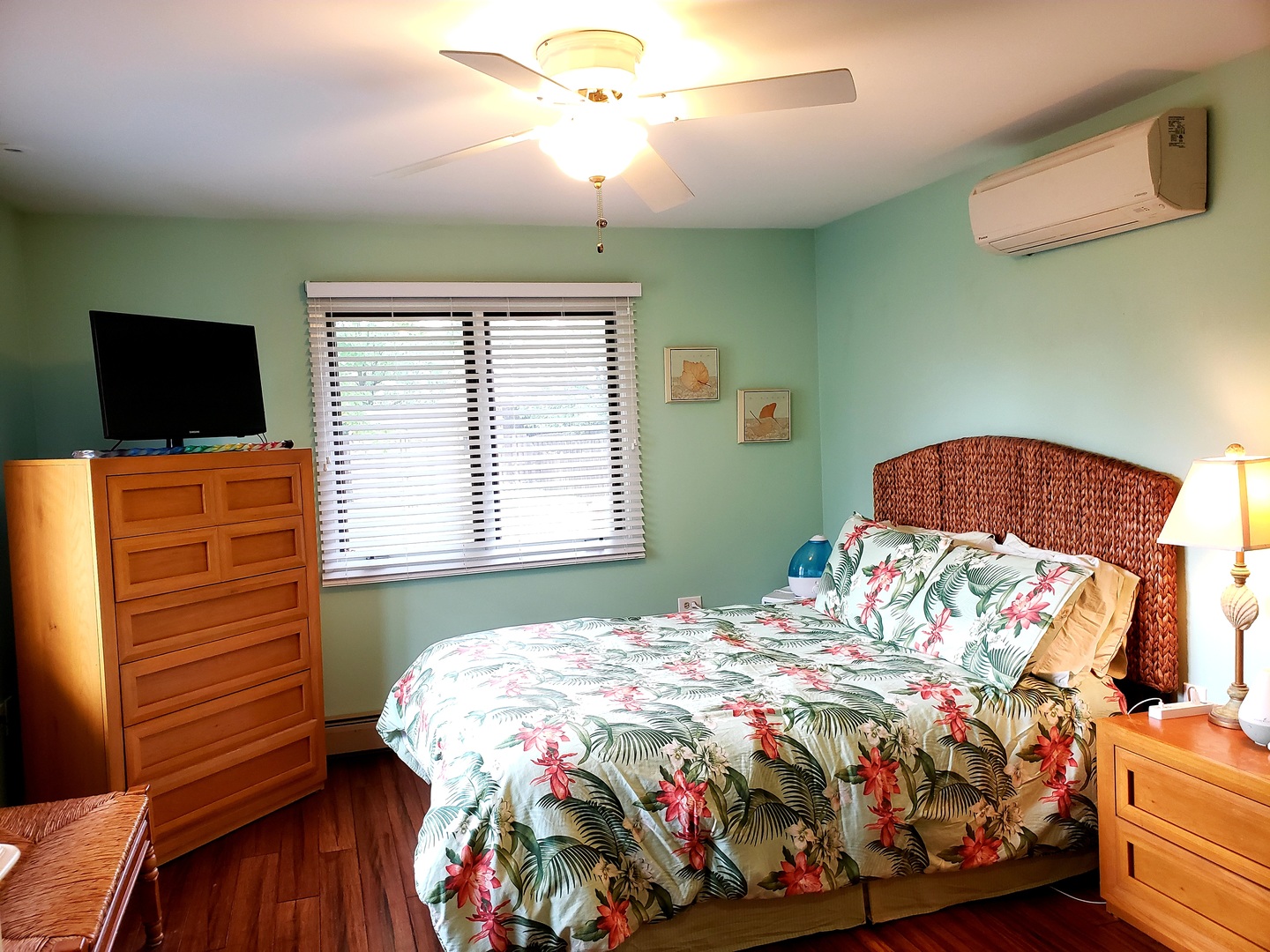 703 South Raven Road Shorewood, IL 60404 - Photo 6 of 8 a bedroom with a bed and a tv