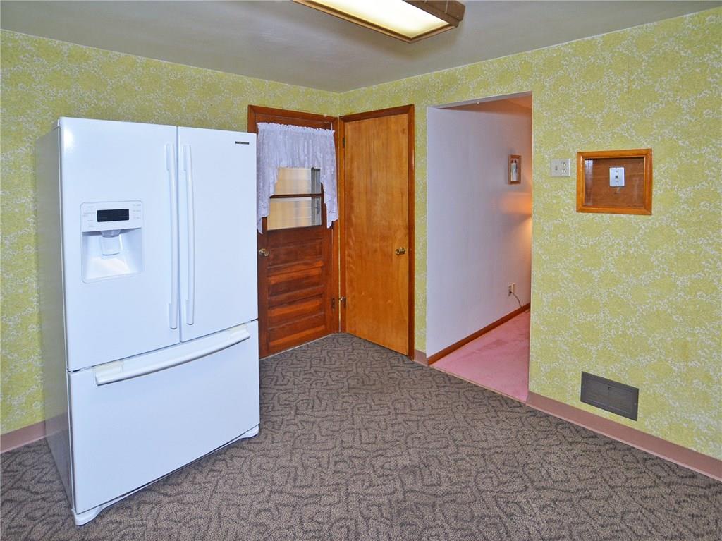 578 Center Hill Road Pittsburgh, PA 15239 - Photo 4 of 20