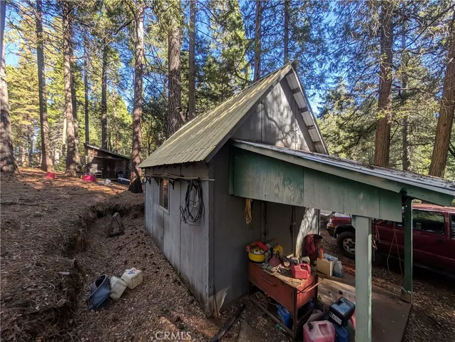 a view of outdoor space