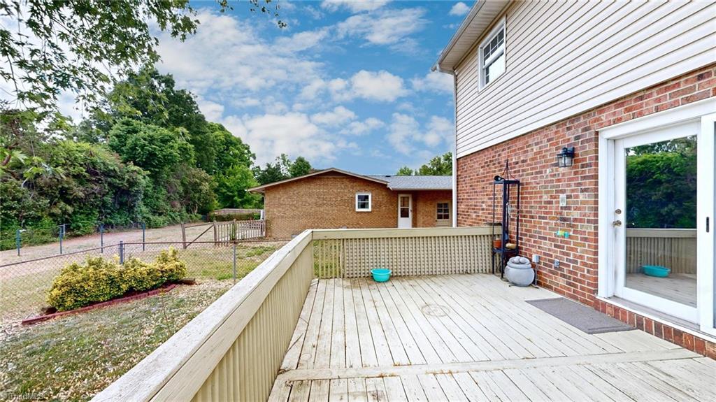 1007 Shalimar Drive High Point, NC 27262 - Photo 35 of 43