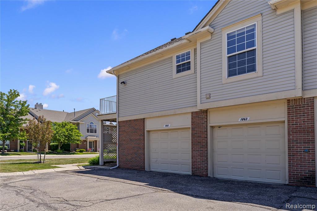 1861 Flagstone Circle Rochester, MI 48307 - Photo 18 of 21