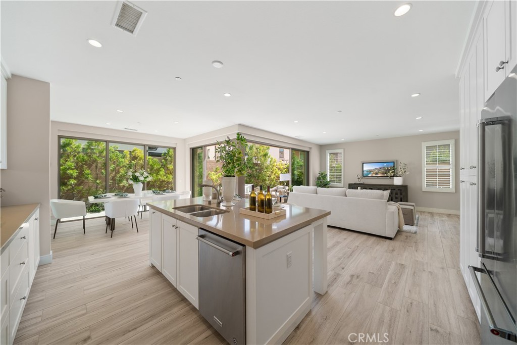 116 Tritone Irvine, CA 92602 - Photo 14 of 75