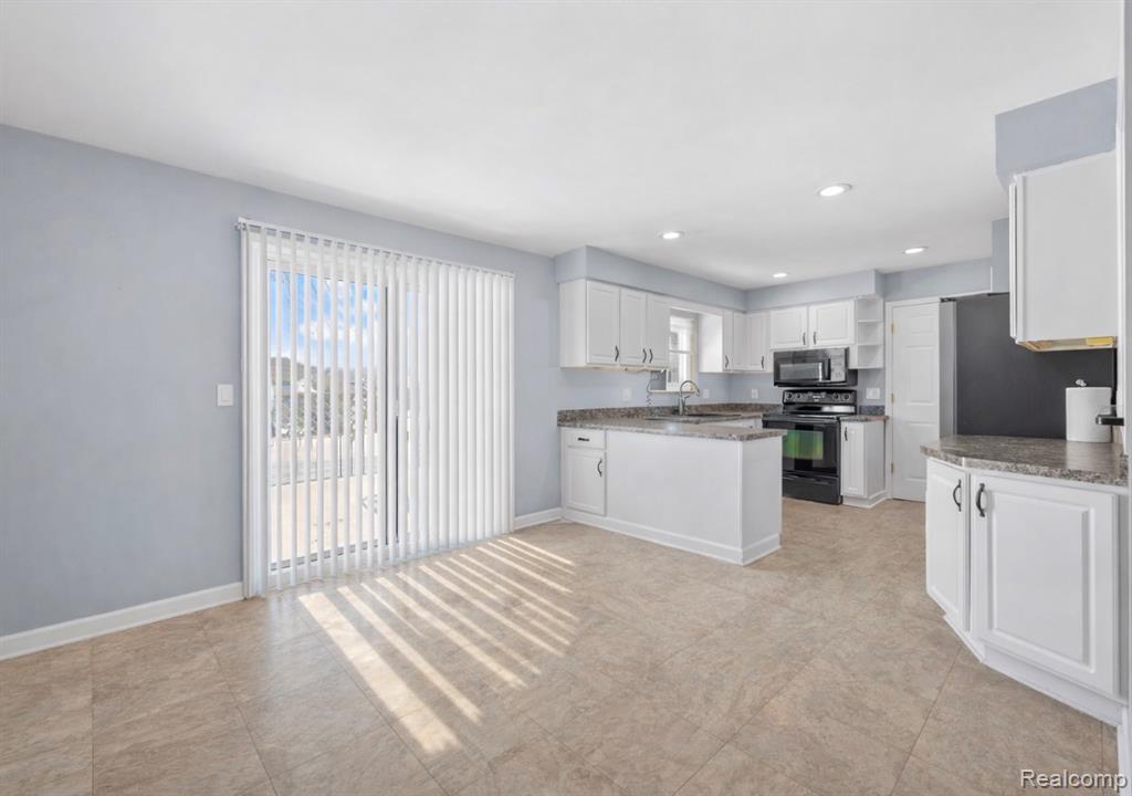 47848 Card Road Macomb, MI 48044 - Photo 12 of 25 Gallery Image 12