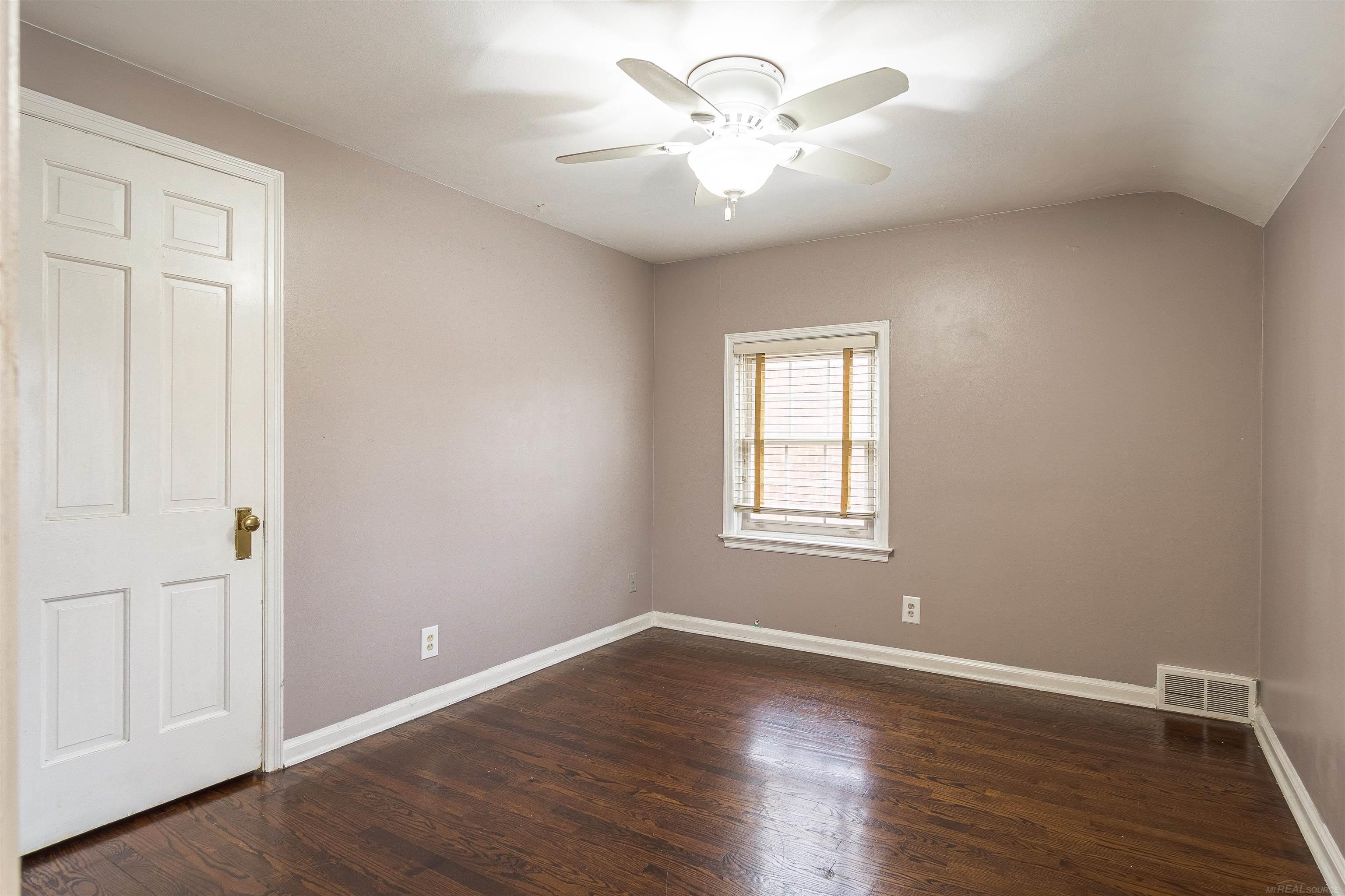 1644 Severn Road Grosse Pointe Woods, MI 48236 - Photo 29 of 45
