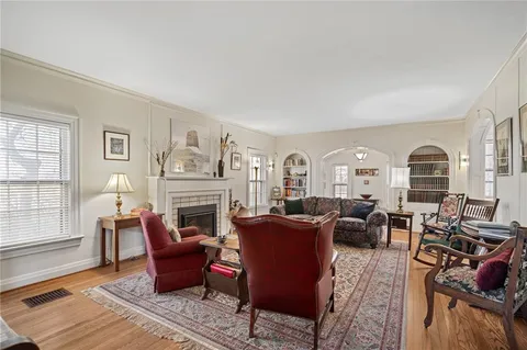 $650,000 | 5405 Locust Street, Kansas City, MO 64110