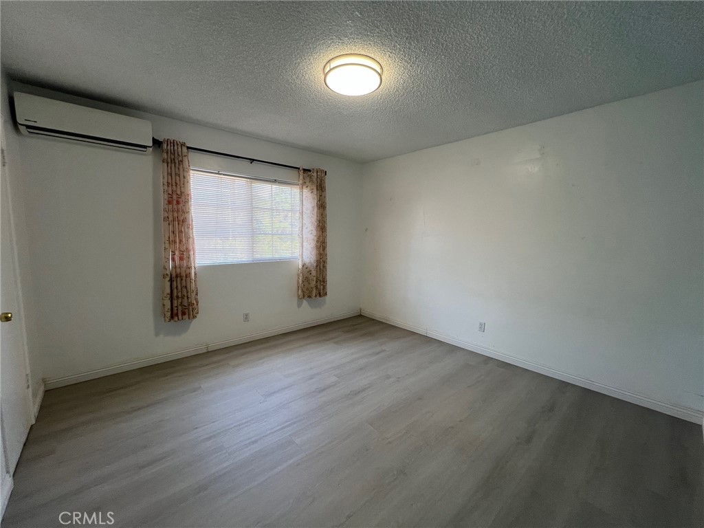 601 Camino Grove Avenue Arcadia, CA 91006 - Photo 13 of 15 an empty room with a window