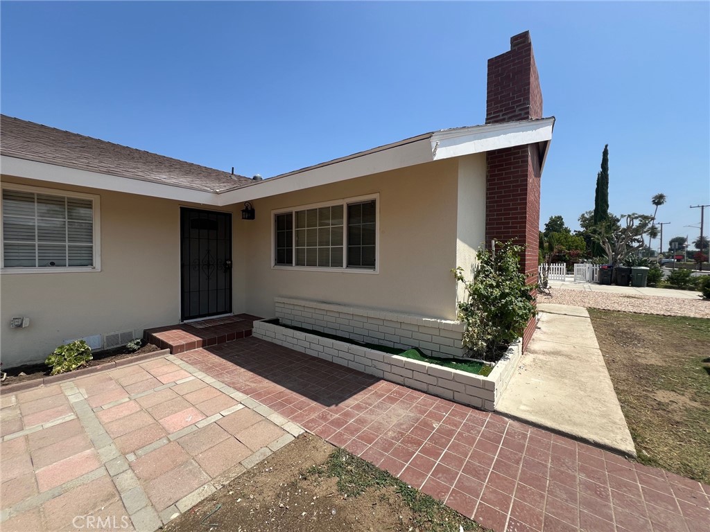 601 Camino Grove Avenue Arcadia, CA 91006 - Photo 2 of 15 a house with yard space