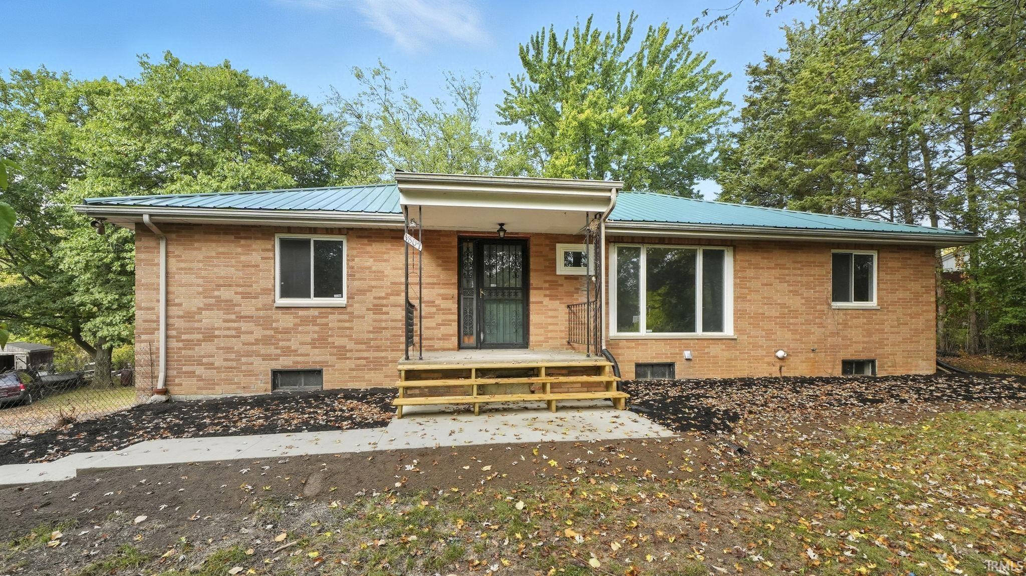 1807 Beineke Road Fort Wayne, IN 46808 - Photo 4 of 36