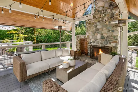 $4,285,000 | 20313 217th Avenue Northeast, Woodinville, WA 98077