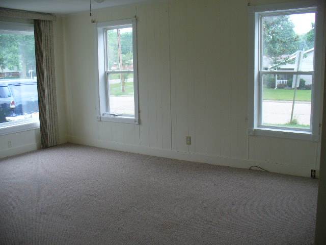 1613 Springfield Road East Peoria, IL 61611 - Photo 3 of 7 Gallery Image 3