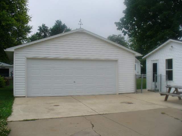 1613 Springfield Road East Peoria, IL 61611 - Photo 4 of 7 Gallery Image 4